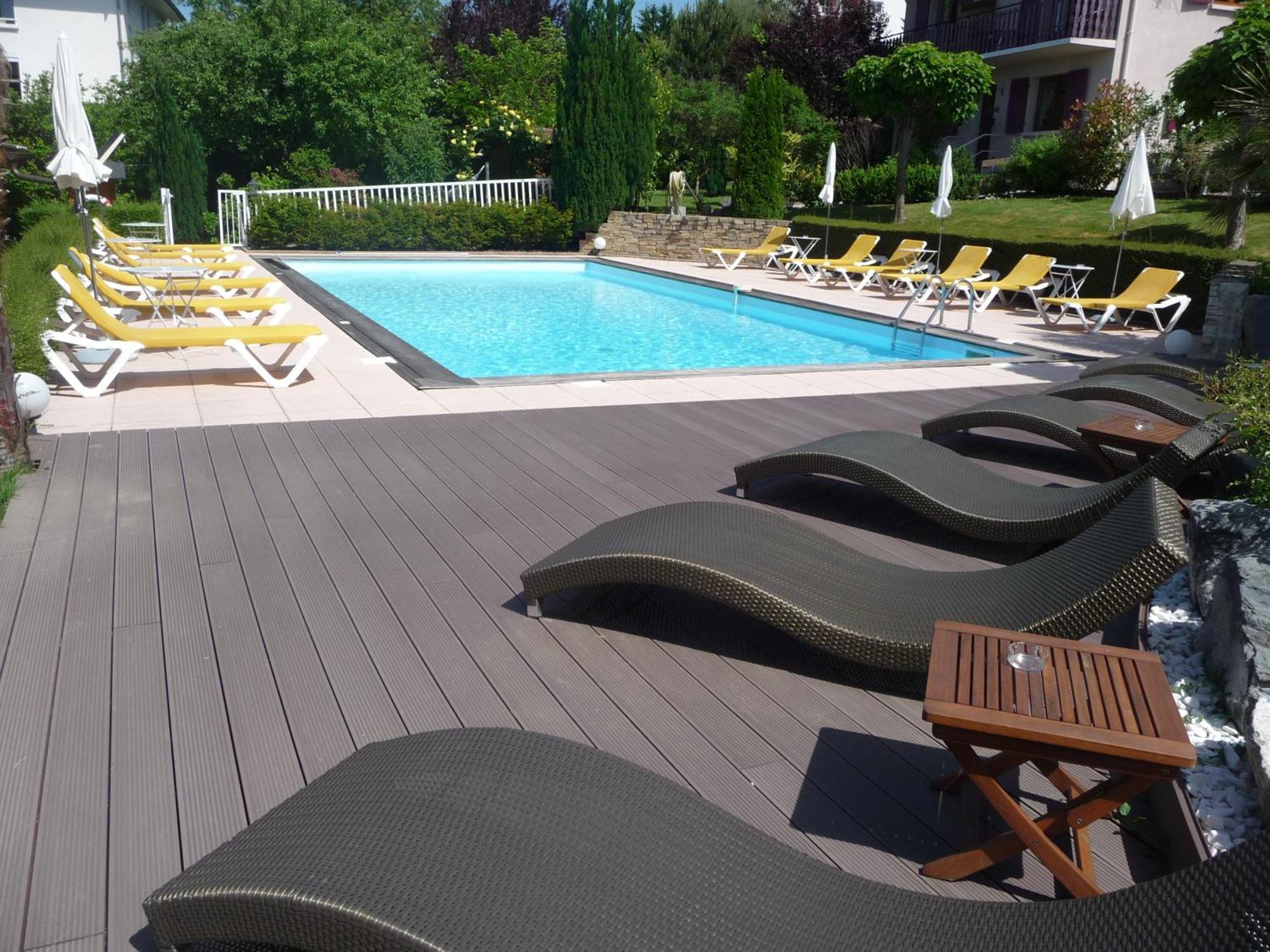 L'Oasis Hotel Evian-les-Bains Bagian luar foto