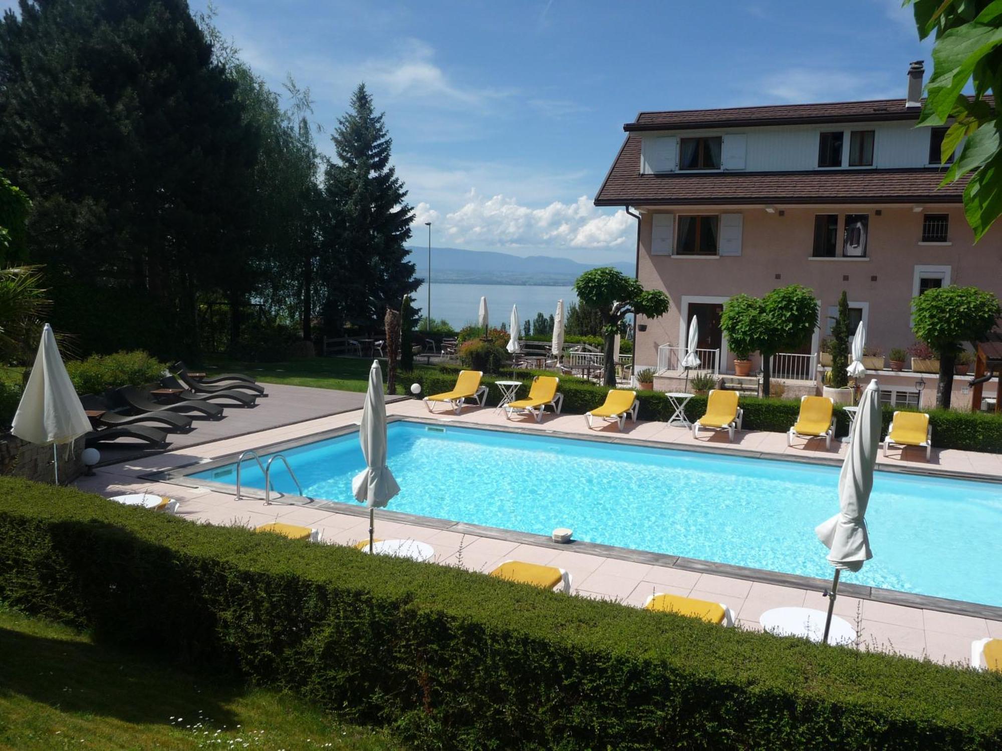 L'Oasis Hotel Evian-les-Bains Bagian luar foto