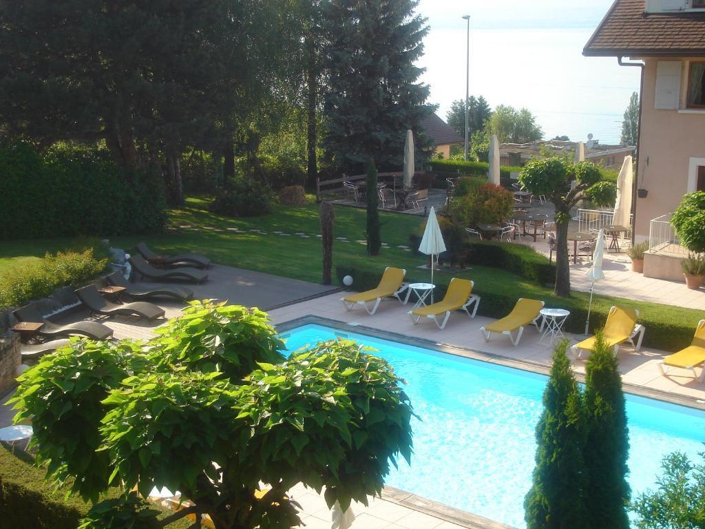 L'Oasis Hotel Evian-les-Bains Bagian luar foto