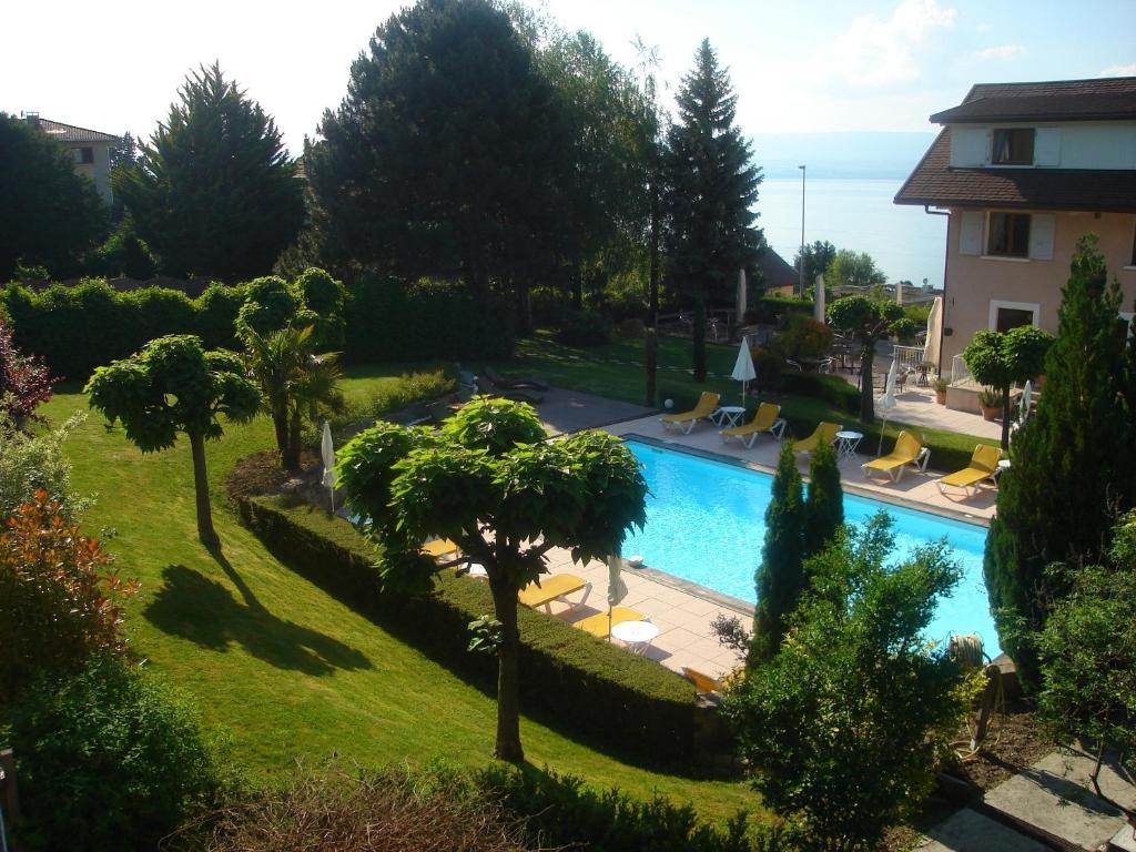 L'Oasis Hotel Evian-les-Bains Bagian luar foto