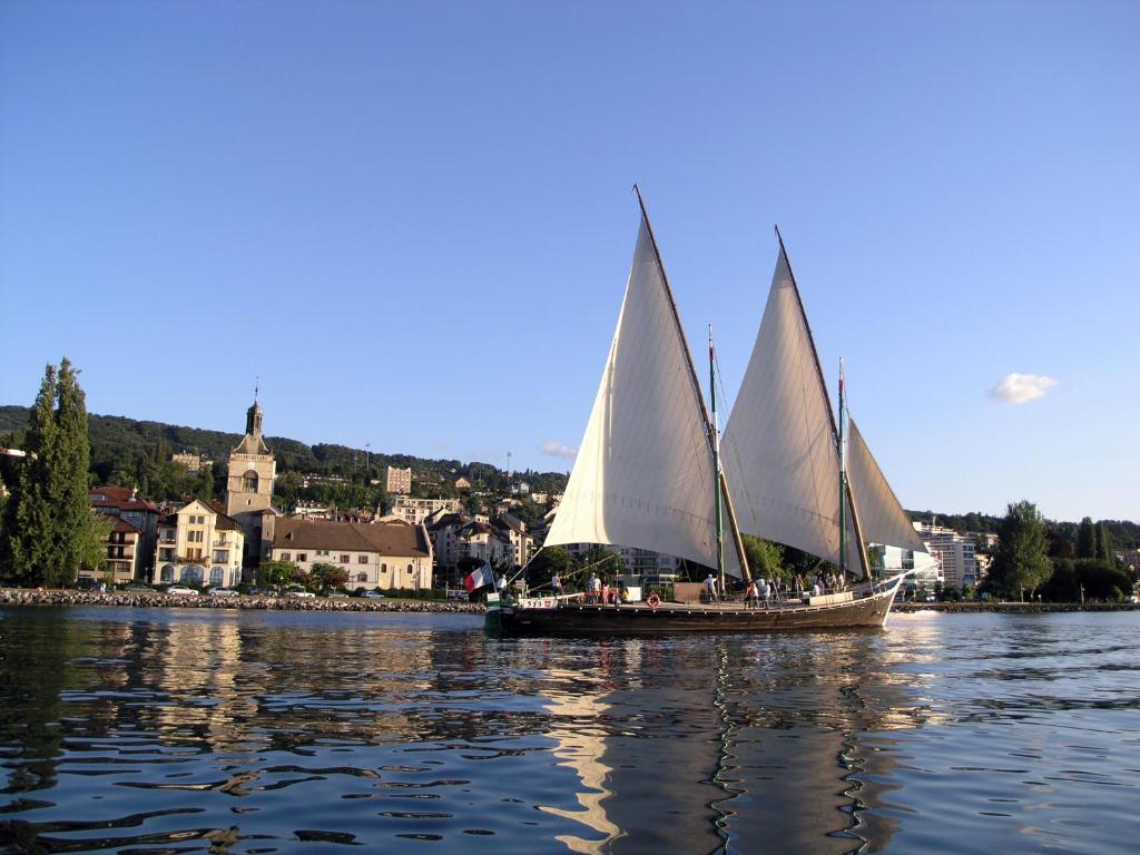 L'Oasis Hotel Evian-les-Bains Bagian luar foto
