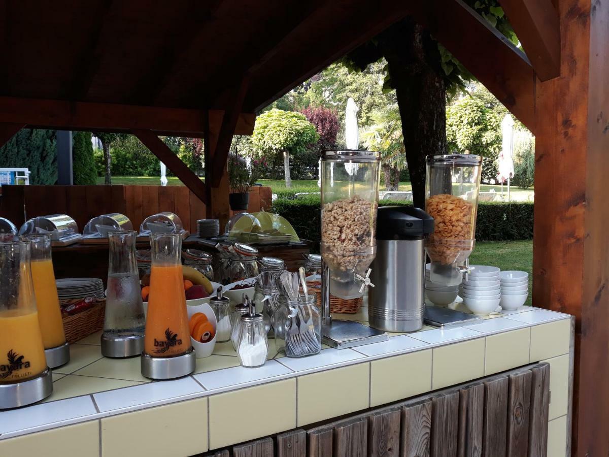 L'Oasis Hotel Evian-les-Bains Bagian luar foto