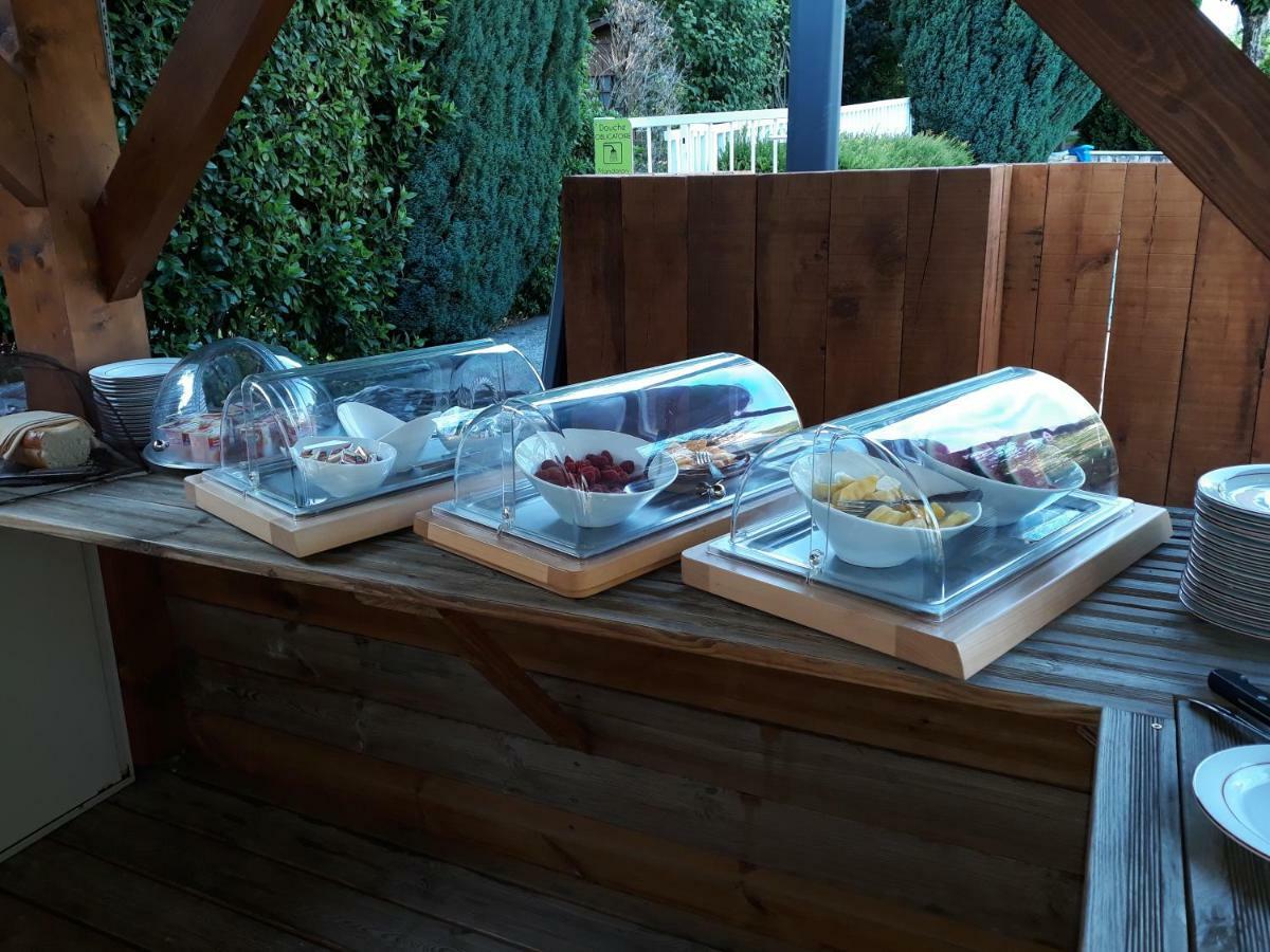 L'Oasis Hotel Evian-les-Bains Bagian luar foto