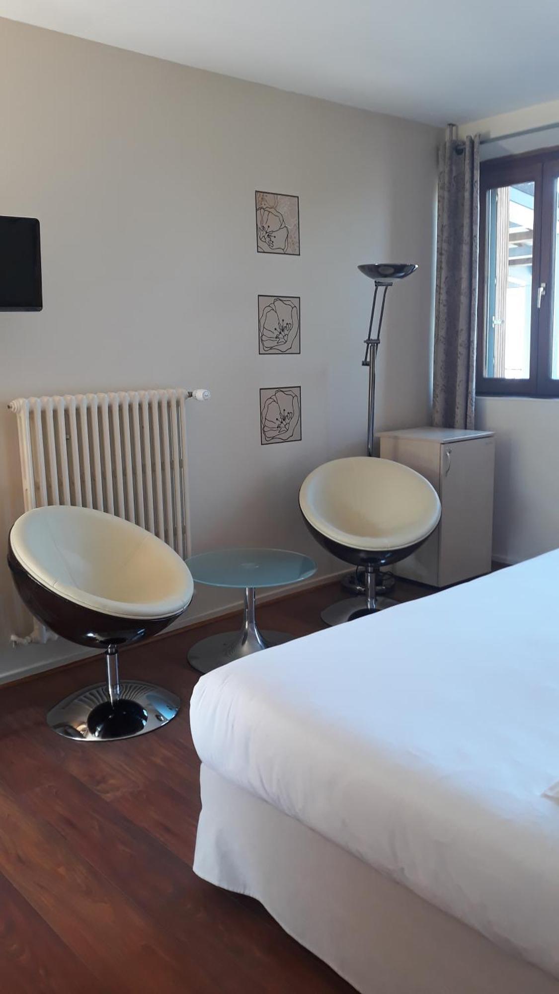 L'Oasis Hotel Evian-les-Bains Bagian luar foto