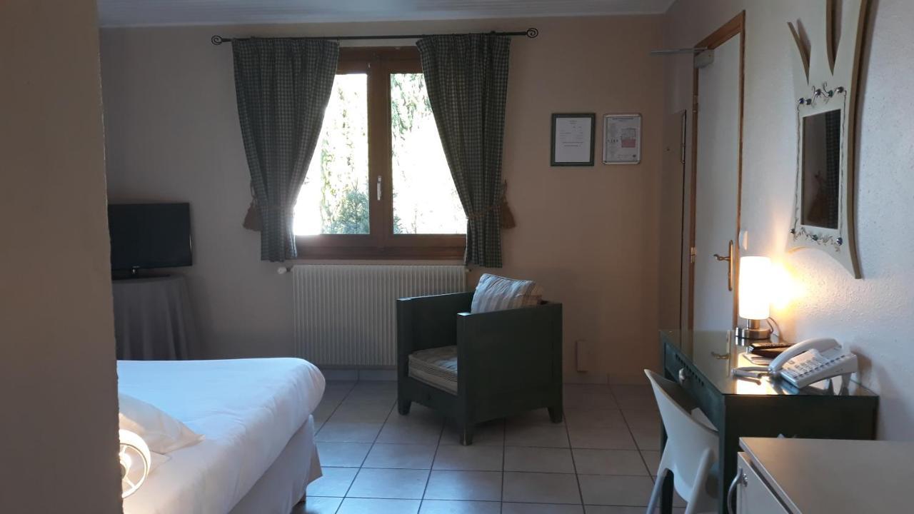 L'Oasis Hotel Evian-les-Bains Bagian luar foto